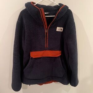 North Face cozy Sherpa for sale. Only worn 2-3 times. Size XL
